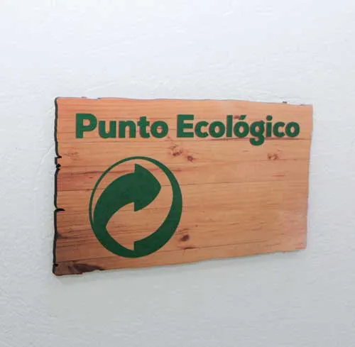 "señalización corporativa" "señalización ecológica" "señalización para empresas" "señalización personalizada" "señalización en MDF"