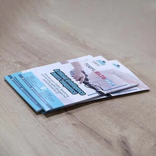 volantes publicitarios sobre el Toefl